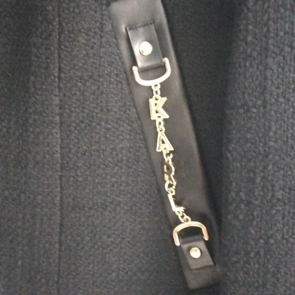 🔥 NWT Karl Lagerfeld Black Blazer with Fitted Silhouette Size 4 - Picture 5 of 6